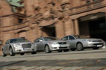 Der Citroen C6 stellt sich dem Chrysler 300C und dem Lexus GS 300.