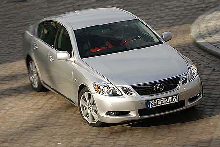Der Lexus GS 300 Luxury funktioniert er mit der Perfektion eines medizinischen Geräts
