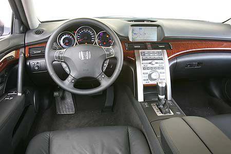 Das Interieur wirkt qualitativ hochwertig.