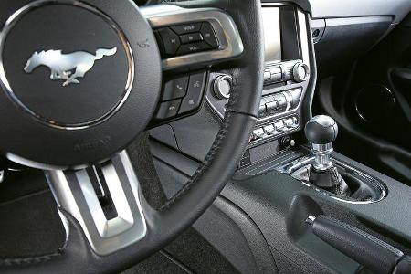 Ford Mustang GT 5.0 Fastback, Lenkrad