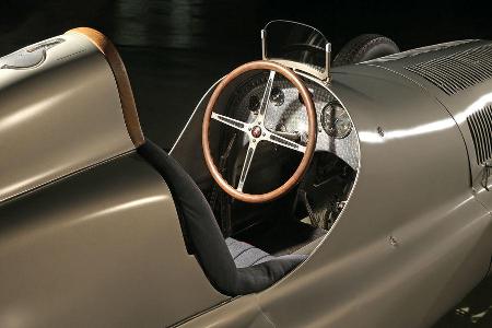 Mercedes-Silberpfeile, W25
