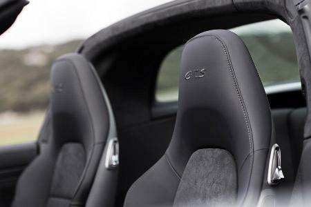 Porsche 911 Targa 4 GTS, Kopfsttze
