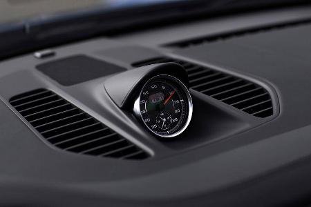Porsche 911 Targa 4 GTS, Uhr