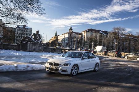 BMW 330e