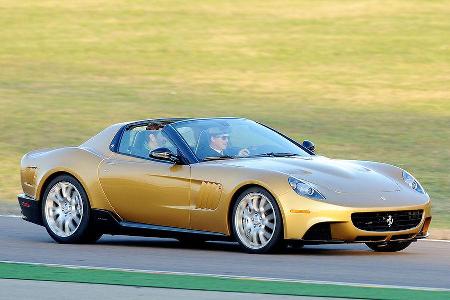 Der Ferrari P540 Superfast Aperta soll an einen alten Film-Ferrari erinnern.