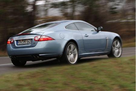Während frühere Jaguar-Modelle allein durch äußere Eleganz bestachen, ...