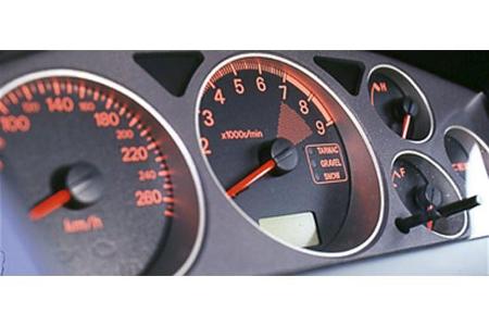 An den Instrumenten hat sich nichts geändert. Bei maximal 243 km/h ist Schluss.