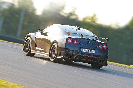 Nissan GT-R Nismo, Heckansicht