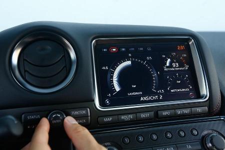 Nissan GT-R Nismo, Display, Infotainment