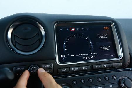 Nissan GT-R Nismo, Display, Infotainment