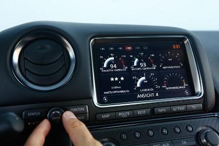 Nissan GT-R Nismo, Display, Infotainment