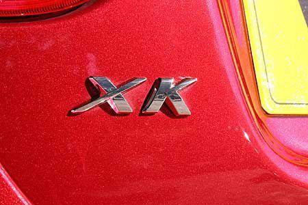 Den XK gibt es wieder als Coupé und als Cabrio, das beim Vorgänger die Mehrzahl der Kunden bevorzugte.