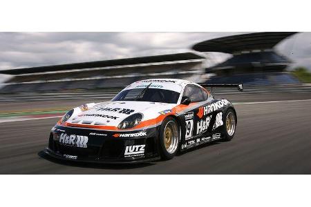 Porsche-Privatier Jürgen Alzen probt mit seinem 525 PS starken Cayman beim 24-Rennen den Aufstand gegen die 911er-Armada.