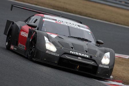 Der Nissan GT-R startet vier Testeinsätze in der FIA-GT-Meisterschaft.