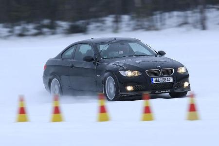 Beim Spurt von null auf 100 km/h muss der B3 mit 9,5 Sekunden nur dem Mitsubishi Lancer Evolution (8,9 Sekunden) den Vortrit...