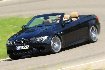 Trotz üppigen Gewichts brilliert das M3 Cabriolet mit feinem Handling. Die Luftströme im Inneren sind stark bis heftig.