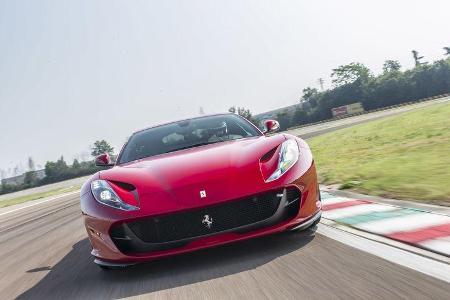 Ferrari 812 Superfast im Fahrbericht, V12, Saugmotor