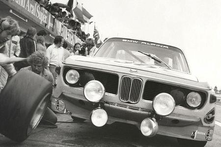 1973 · 24 Stunden-Rennen Nürburgring: Boxenstopp des zweitplatzierten BMW ALPINA (Muir/Akersloot), Gesamtsieg für ALPINA dur...