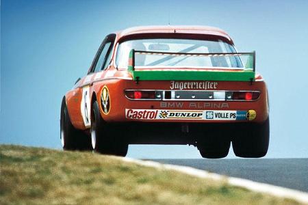 1973 · 6 Stunden-Rennen Nürburgring: Niki Lauda's Sprung zum neuen Rundenrekord (8:21,3 min) für Tourenwagen im Jägermeister...