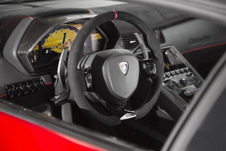 Lamborghini Aventador SV 2015, Cockpit
