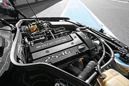 Mercedes 190 E 2.5-16 Evo II, Motor