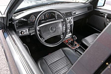 Mercedes 190 E 2.5-16 Evo II, Cockpit