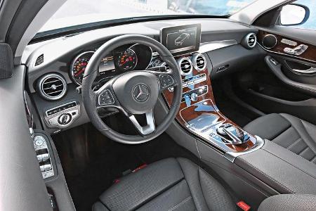 Mercedes C 350e, Cockpit