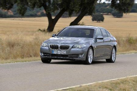 BMW 523i schrg von vorne