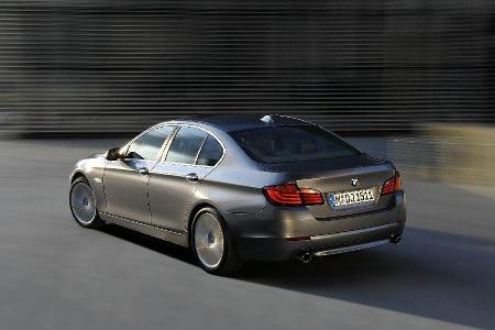 BMW 523i schrg von der Seite