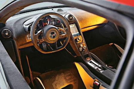 McLaren 675LT, Cockpit