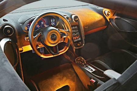 McLaren 570S, Cockpit