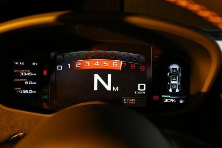 McLaren 570S, Anzeigeinstrumente
