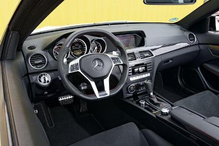 Mercedes C 63 AMG Black Series, Cockpit