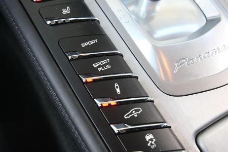 Porsche Panamera D, Schalter