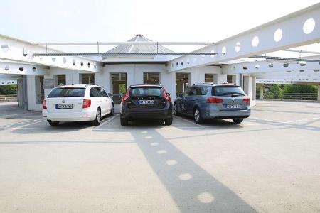 Skoda Superb Combi 1.6 TDI GreenLine, VW Passat Variant BlueMotion, Volvo V60 Drive Summum, Heck