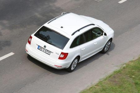 Skoda Superb Combi 1.6 TDI GreenLine, von oben