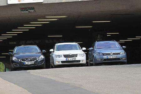Skoda Superb Combi 1.6 TDI GreenLine, VW Passat Variant BlueMotion, Volvo V60 Drive Summum, Front