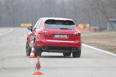 Porsche Cayenne S Diesel, Heckansicht, Slalom