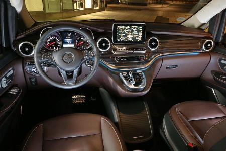 Mercedes V 250 d Lang, Cockpit
