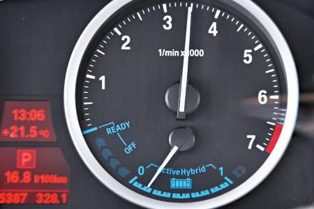 BMW X6 Active Hybrid, Batterieanzeige