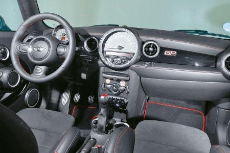 Mini JCW GP, Cockpit