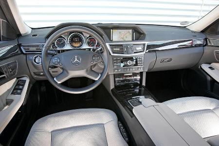 Mercedes E 220 CDI, Cockpit