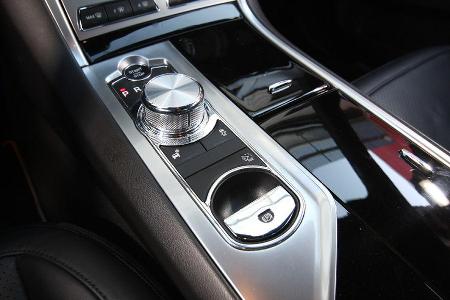 Jaguar XF 2.2 D, Mittelkonsole