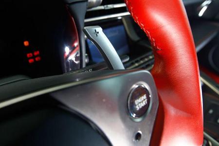 Lexus LFA, Detail Lenkrad