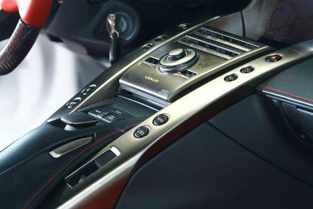 Lexus LFA, Mittelkonsole