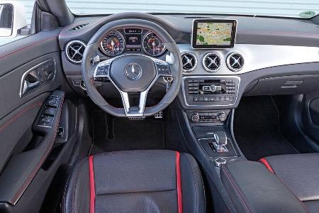 Mercedes CLA 45 AMG 4MATIC, Cockpit