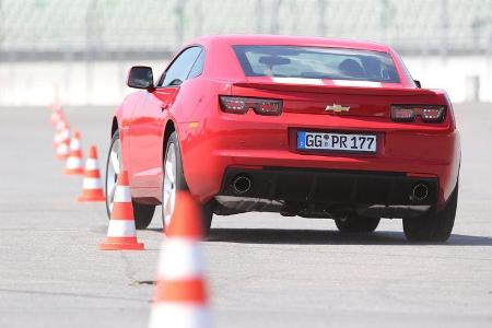 Chevrolet Camaro, Heckansicht, Slalom