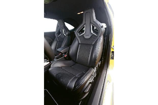 Opel Astra OPC, Fahrersitz