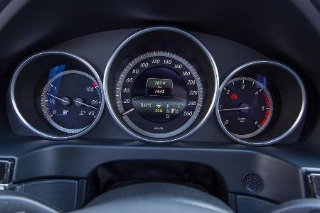 Mercedes E 220 T Bluetec, Rundinstrumente