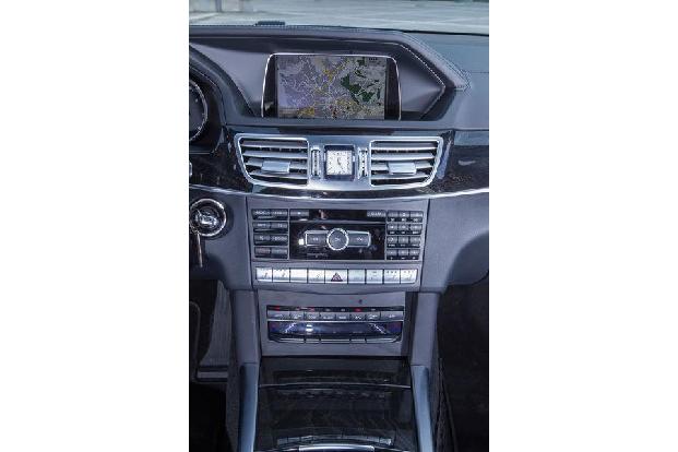 Mercedes E 220 T Bluetec, Mittelkonsole